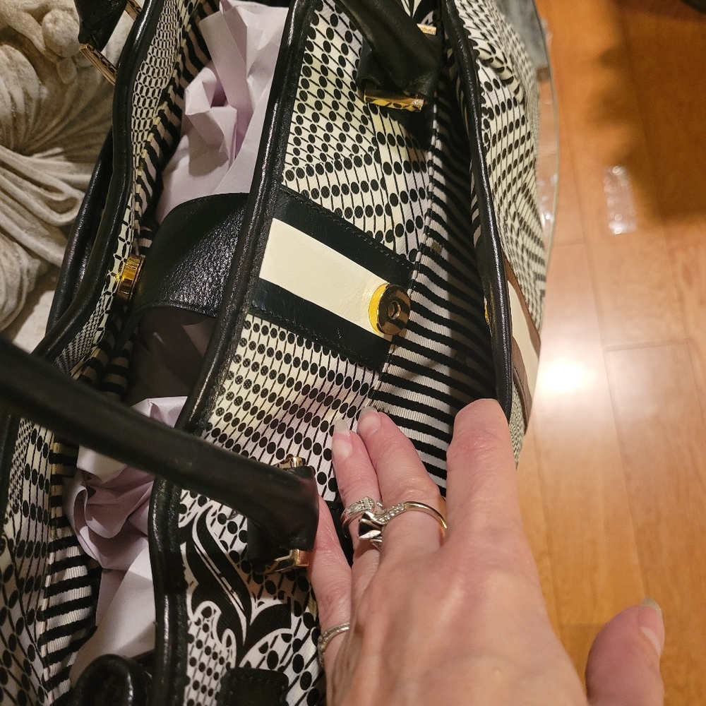🚫SOLD🚫L.A.M.B. Gwen Stefani Samburu Hopewell Expandable Satchel Luxury - Picture 10 of 16